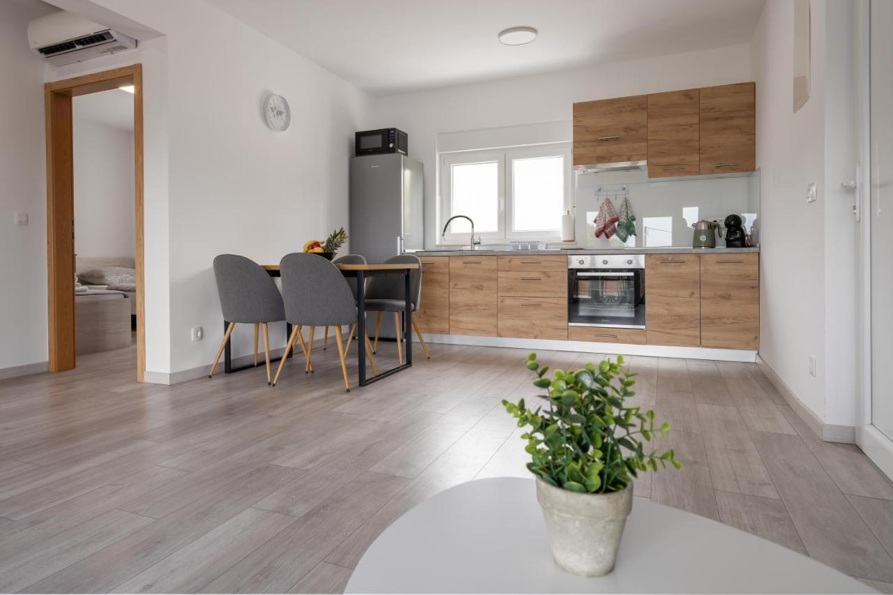 Apartmani Villa Ruby Linardici Luaran gambar