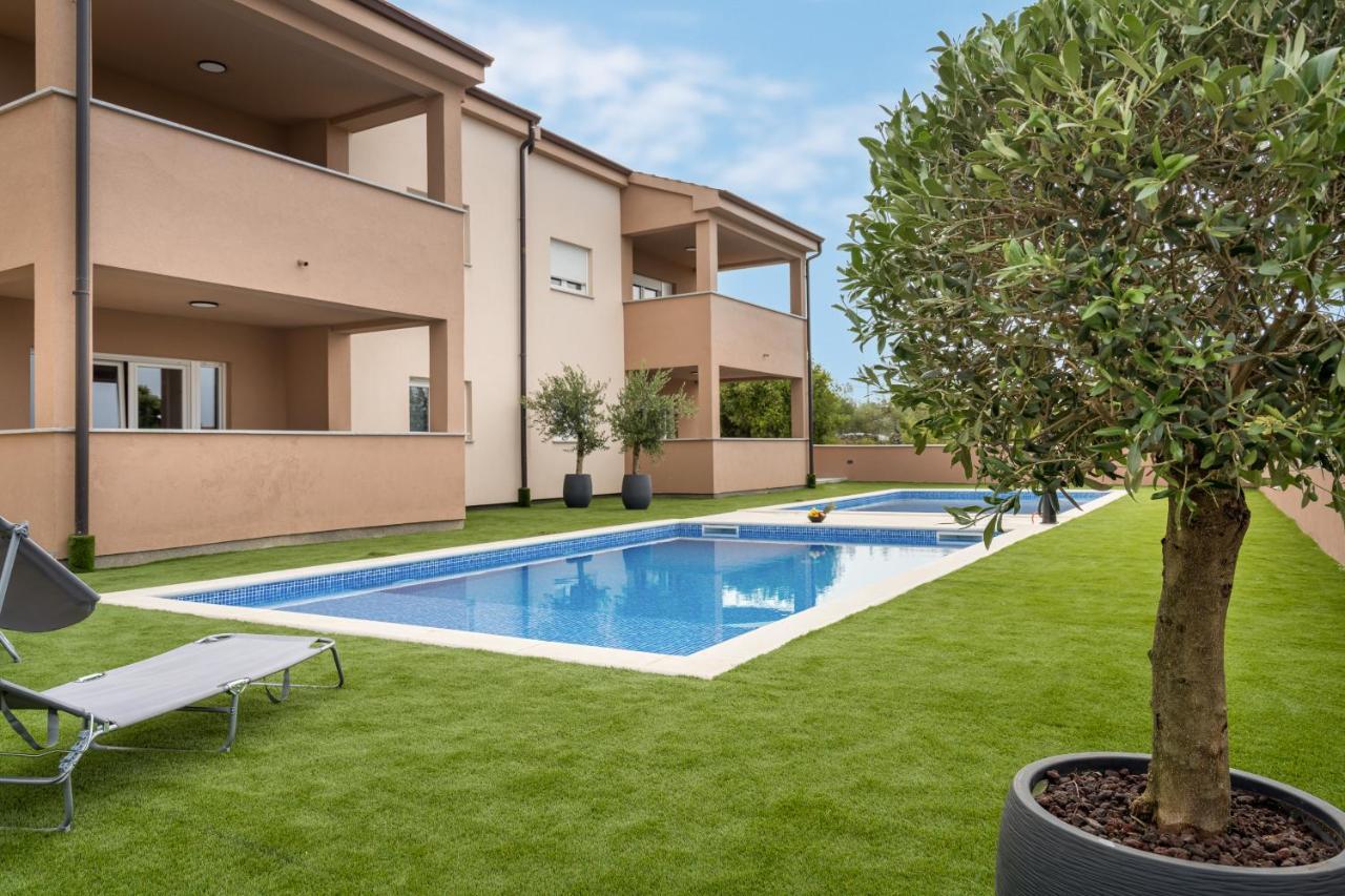 Apartmani Villa Ruby Linardici Luaran gambar