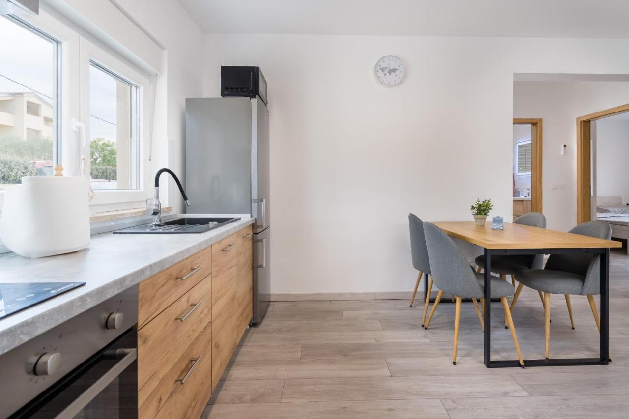 Apartmani Villa Ruby Linardici Luaran gambar
