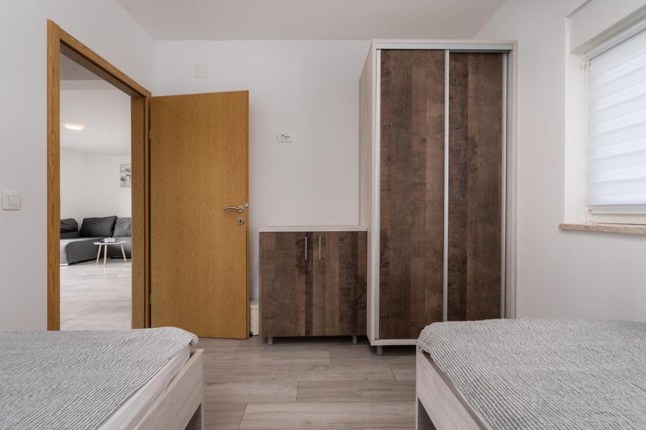 Apartmani Villa Ruby Linardici Luaran gambar
