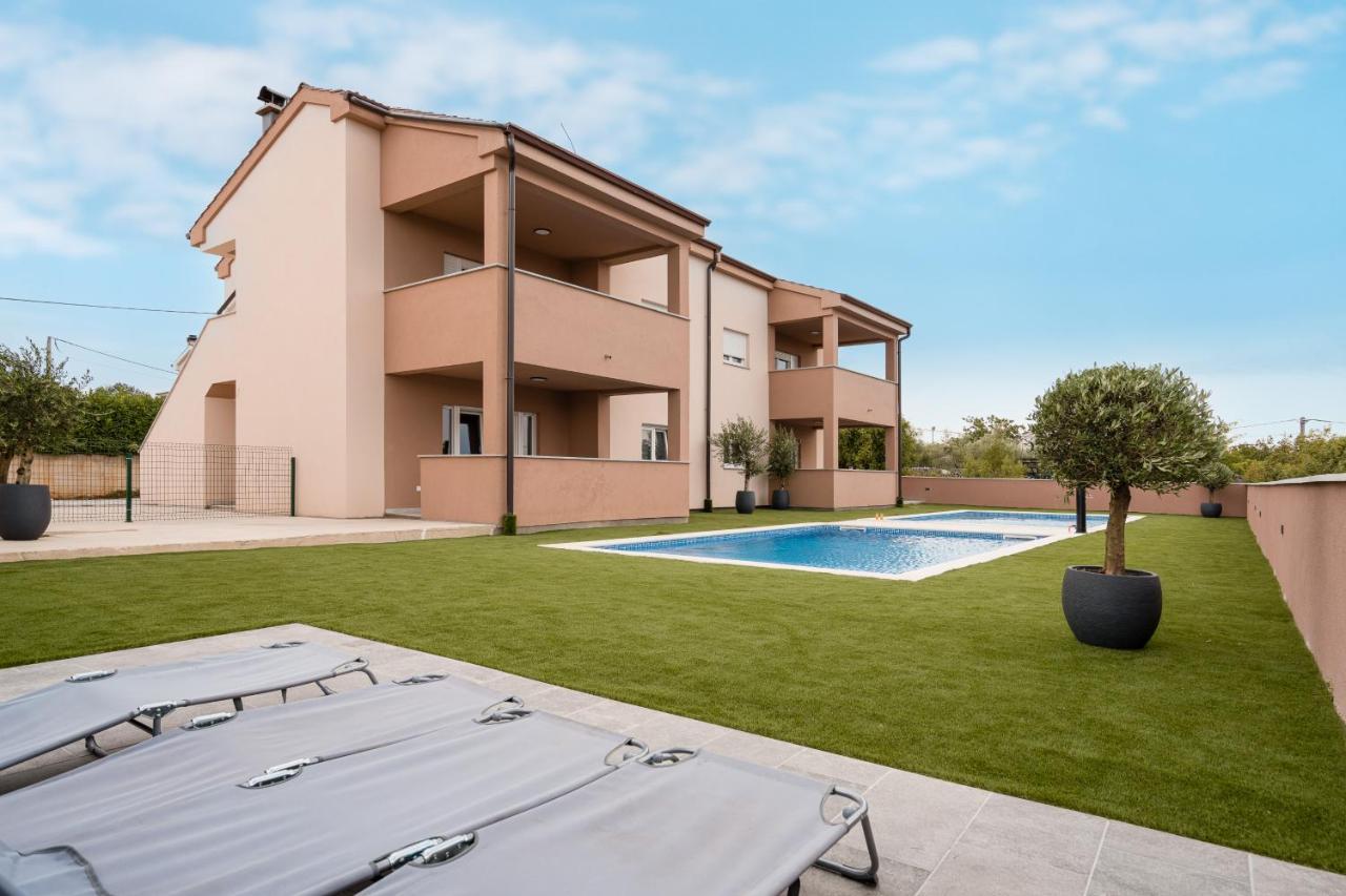 Apartmani Villa Ruby Linardici Luaran gambar